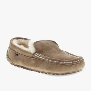 Lamo Tan Suede Moccasin Slippers 5 Wide(6)